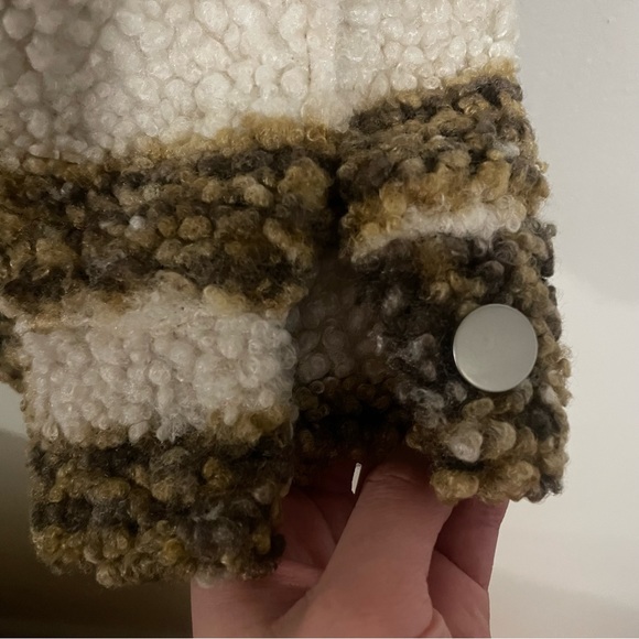 Soft loose fit checkered pattern jacket - Picture 7 of 10